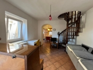 casa indipendente in vendita a Massa