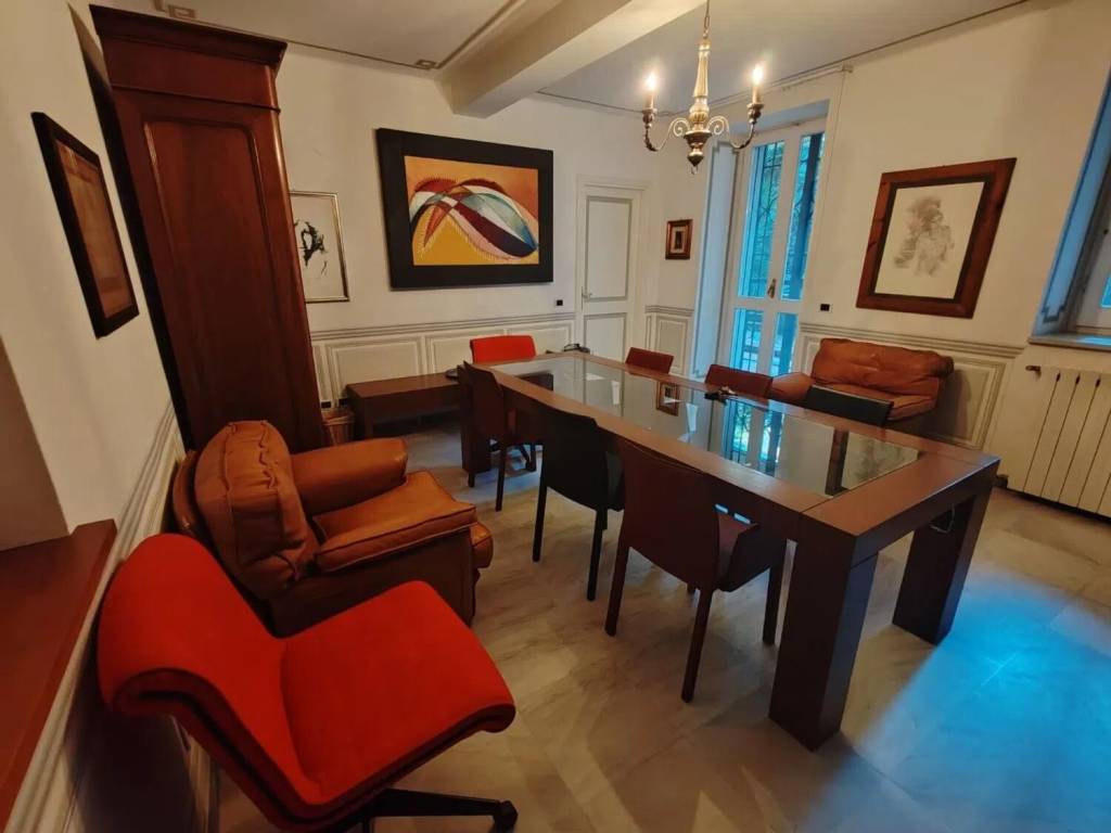 ufficio in vendita a Massa in zona Centro Storico