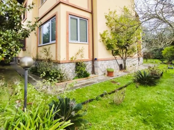 appartamento in vendita a Massa