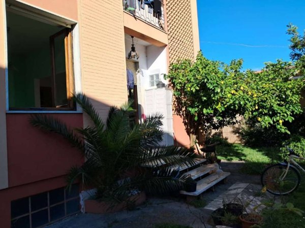appartamento in vendita a Massa in zona Romagnano