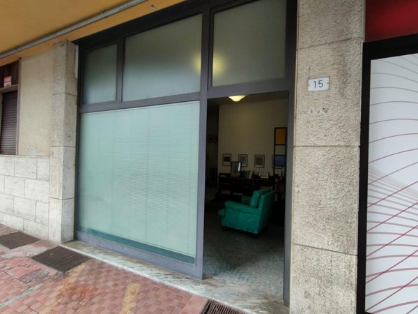 ufficio in vendita a Massa in zona Centro Storico