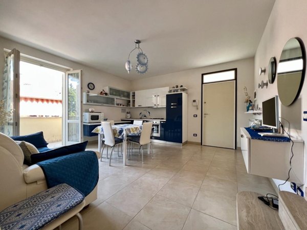 appartamento in vendita a Massa in zona Marina di Massa