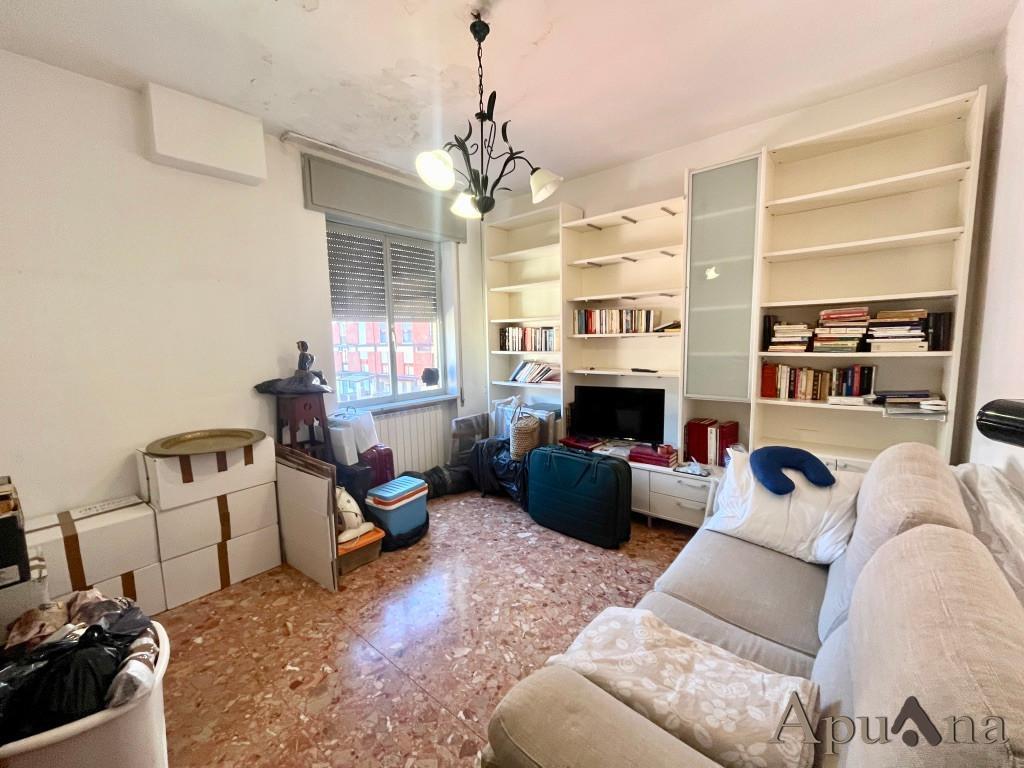 appartamento in vendita a Massa in zona Centro Storico