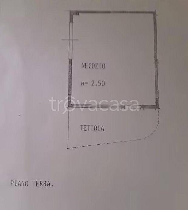 negozio in vendita a Massa in zona Centro Storico