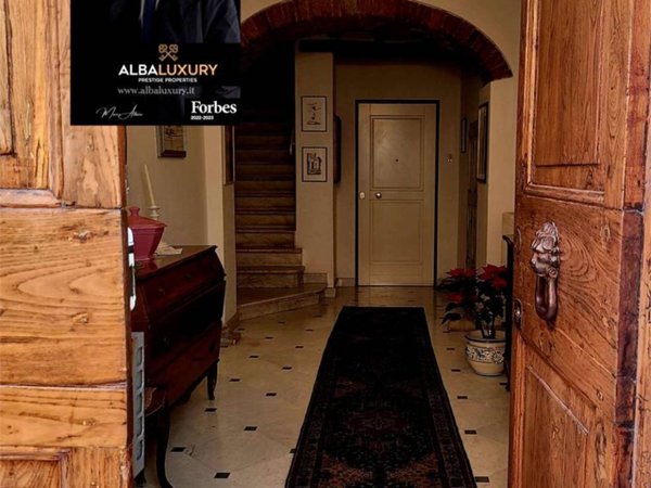 casa indipendente in vendita a Massa in zona Centro Storico