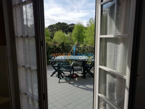 appartamento in vendita a Massa in zona Poveromo