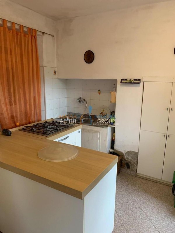 casa indipendente in vendita a Massa