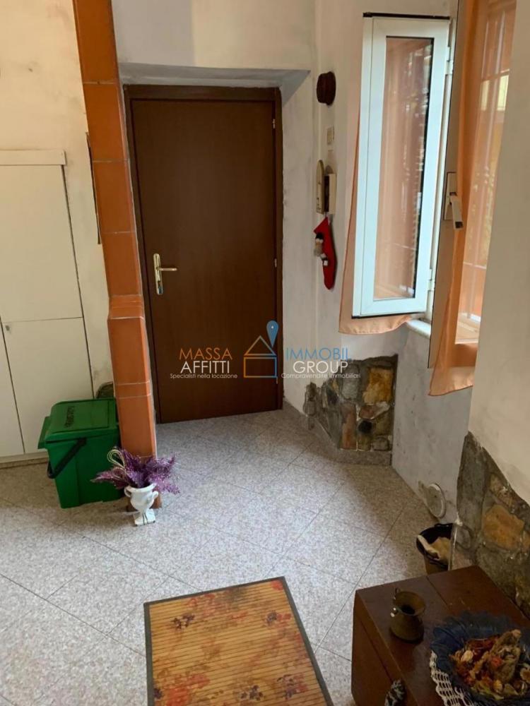 casa indipendente in vendita a Massa