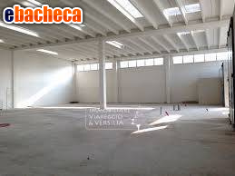 locale di sgombero in vendita a Massa