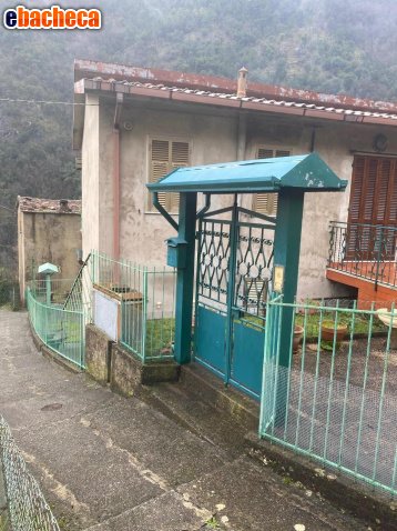 appartamento in vendita a Massa in zona Casette