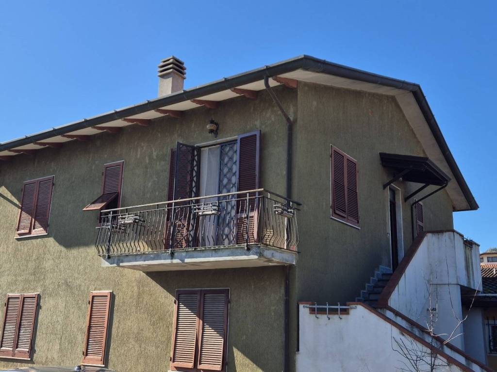 casa indipendente in vendita a Massa in zona Romagnano