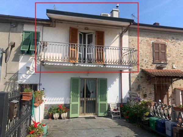 appartamento in vendita a Massa in zona Marina di Massa