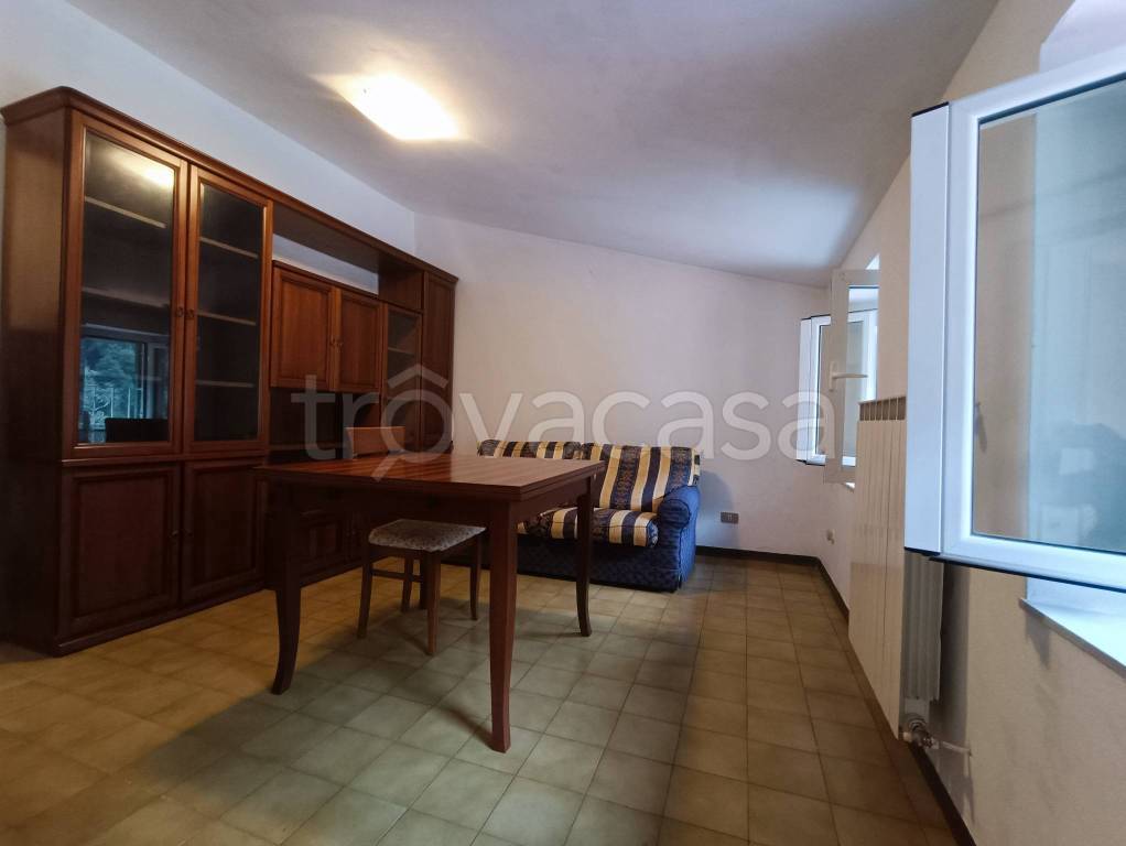 appartamento in vendita a Massa in zona Antona