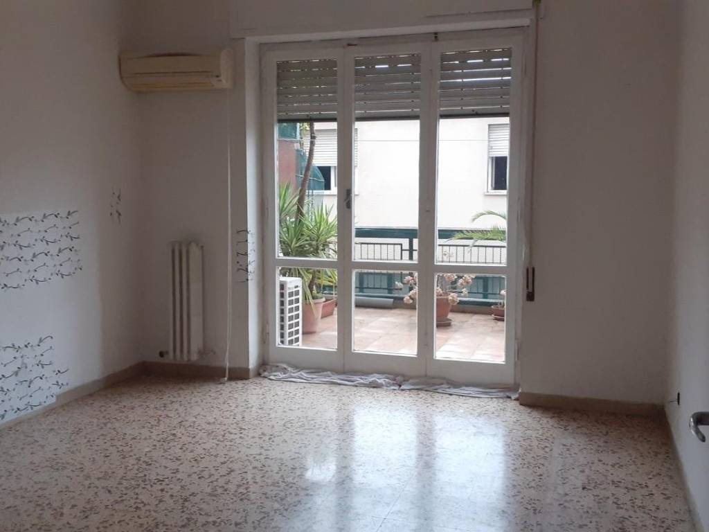 appartamento in vendita a Massa in zona Centro Storico