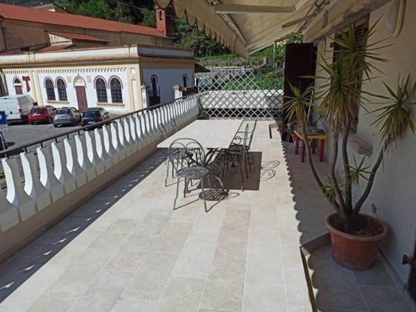 appartamento in vendita a Massa in zona Centro Storico