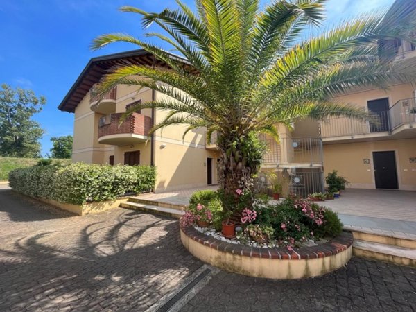 appartamento in vendita a Massa in zona Marina di Massa