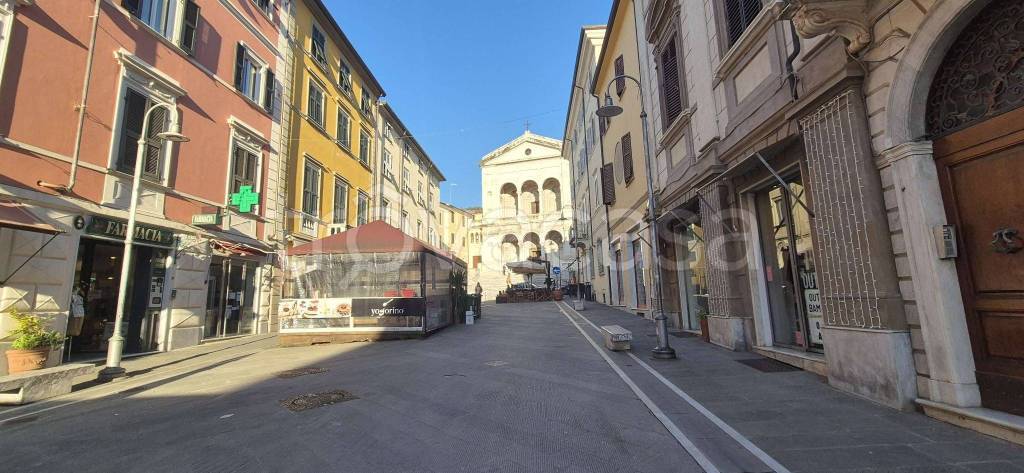 appartamento in vendita a Massa in zona Centro Storico