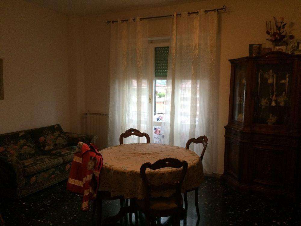 appartamento in vendita a Massa in zona Centro Storico