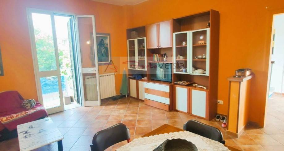 casa indipendente in vendita a Massa in zona Marina di Massa