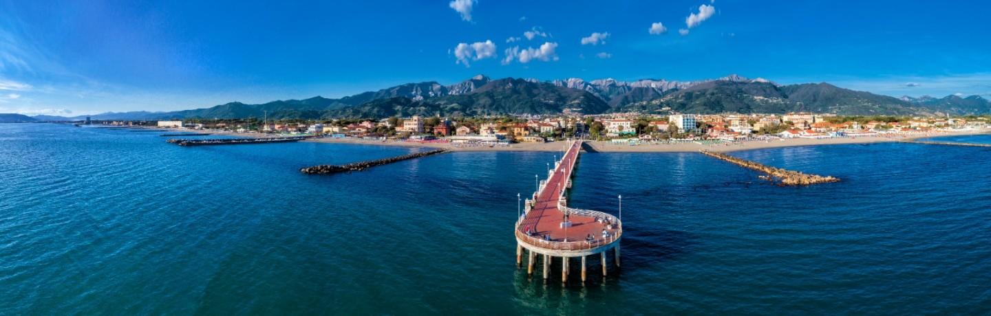 negozio in vendita a Massa in zona Marina di Massa