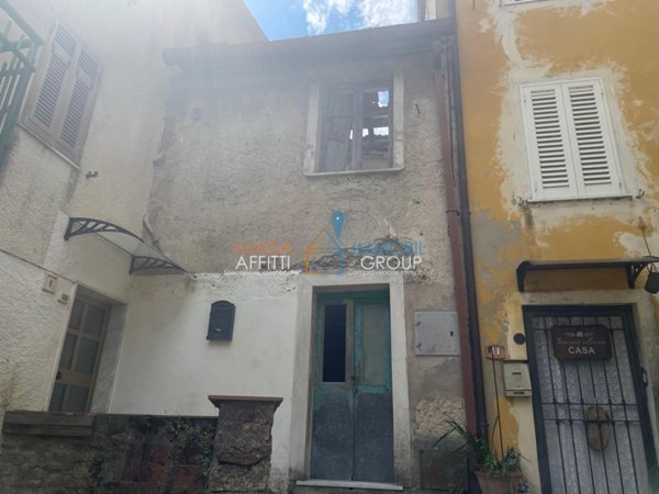 casa semindipendente in vendita a Massa in zona Antona