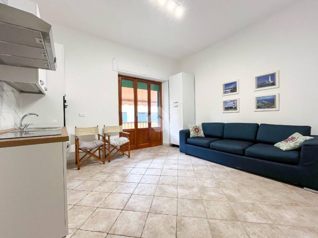 appartamento in vendita a Massa in zona Marina di Massa