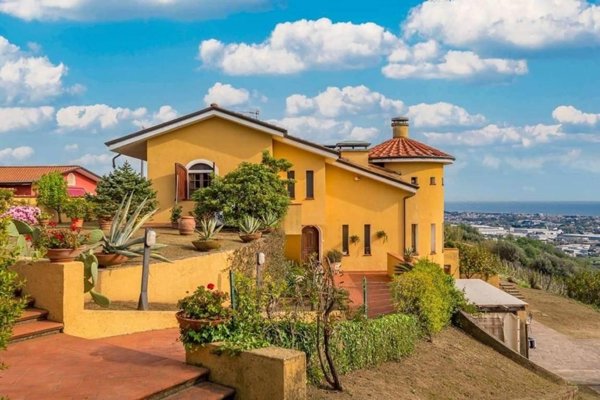 casa indipendente in vendita a Massa in zona Mirteto