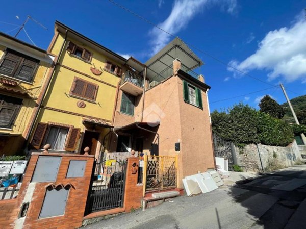casa indipendente in vendita a Massa