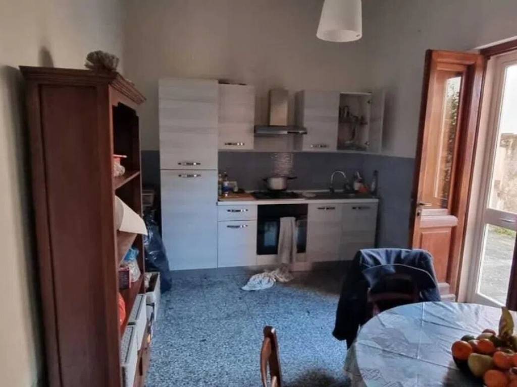 casa indipendente in vendita a Massa