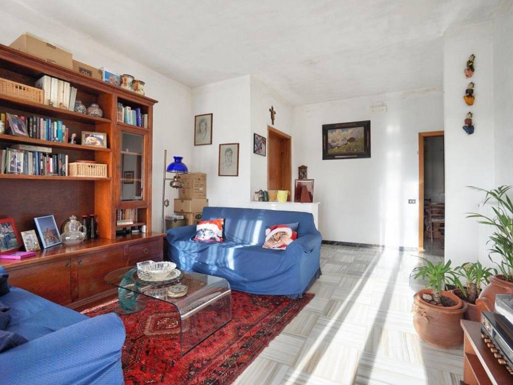 appartamento in vendita a Massa in zona Mirteto
