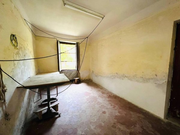 casa indipendente in vendita a Massa in zona Antona
