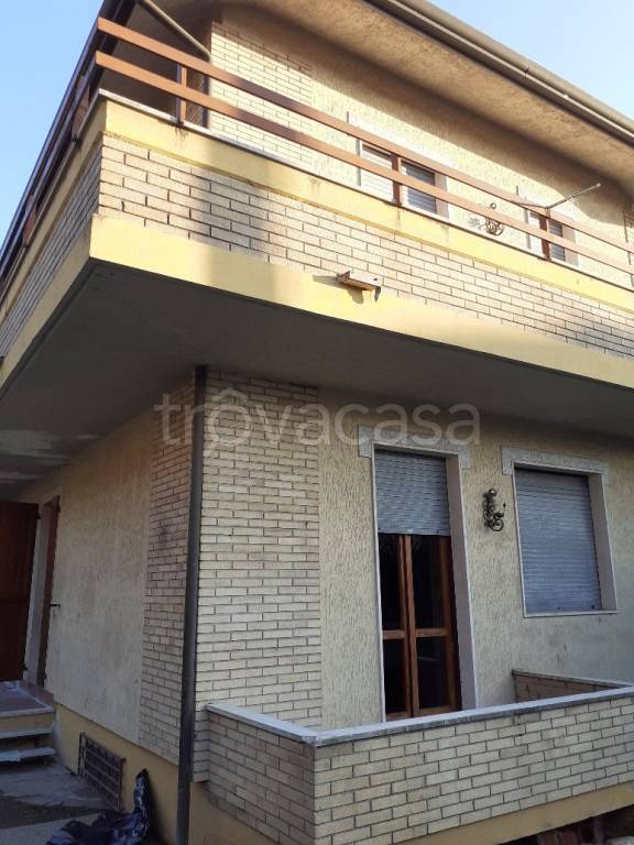 casa indipendente in vendita a Massa