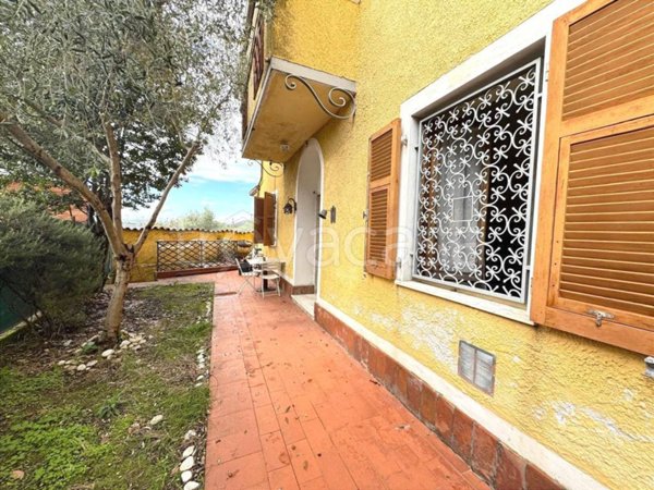 appartamento in vendita a Massa in zona Centro Storico