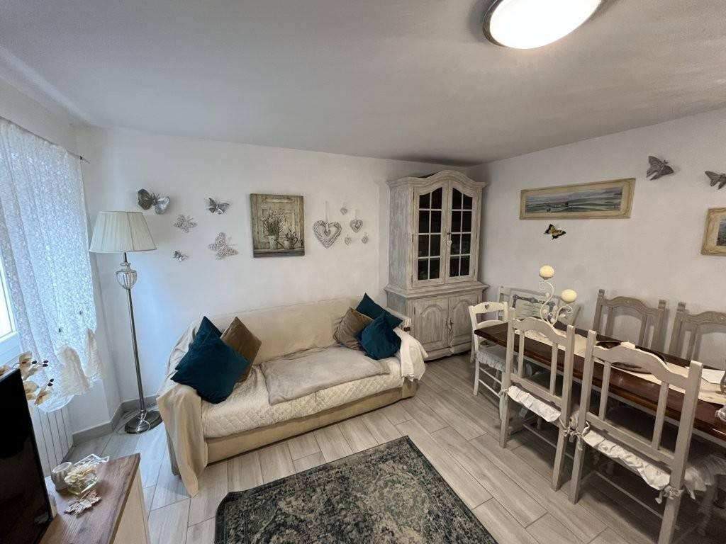 casa indipendente in vendita a Massa