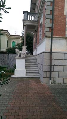 mansarda in vendita a Massa in zona Marina di Massa