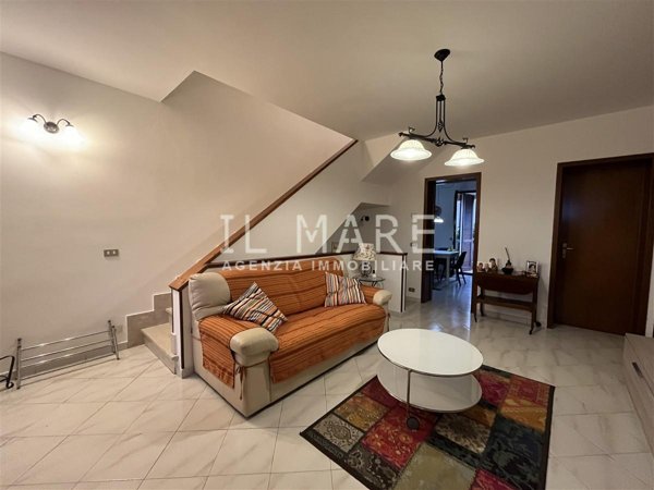casa indipendente in vendita a Massa in zona Marina di Massa