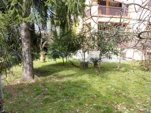casa indipendente in vendita a Massa in zona Romagnano