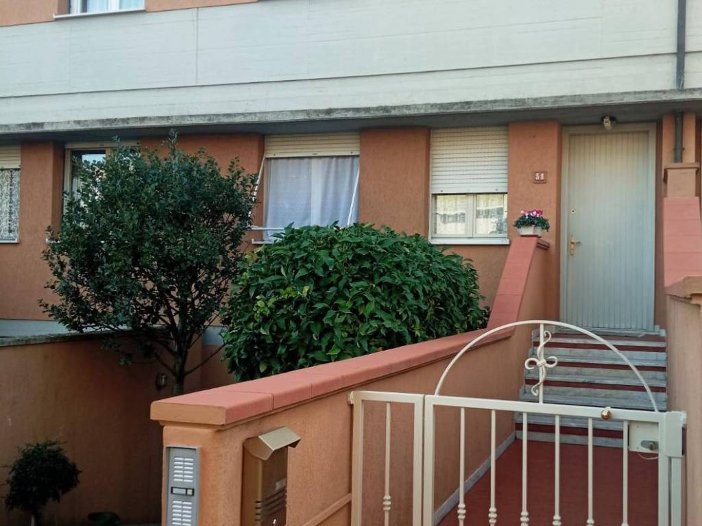 casa indipendente in vendita a Massa in zona Marina di Massa
