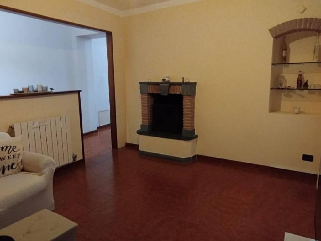 appartamento in vendita a Massa in zona Centro Storico