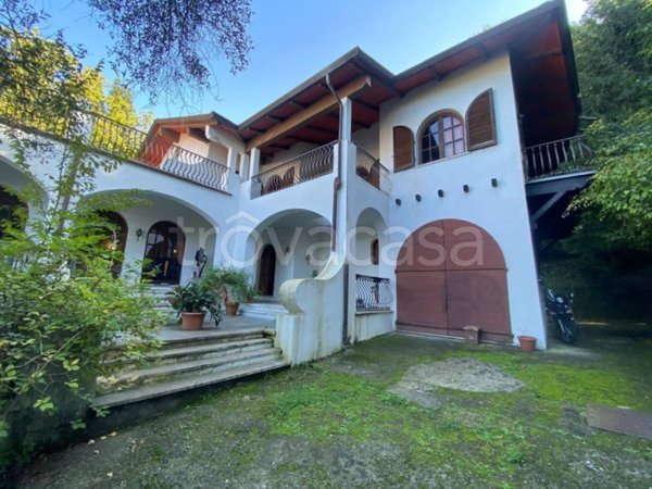 casa indipendente in vendita a Massa in zona Centro Storico