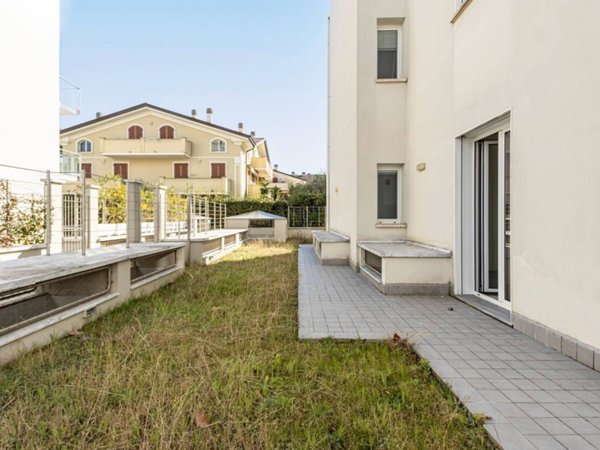 appartamento in vendita a Massa in zona Marina di Massa
