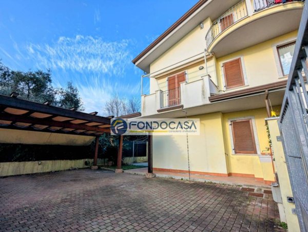 casa indipendente in vendita a Massa in zona Centro Storico
