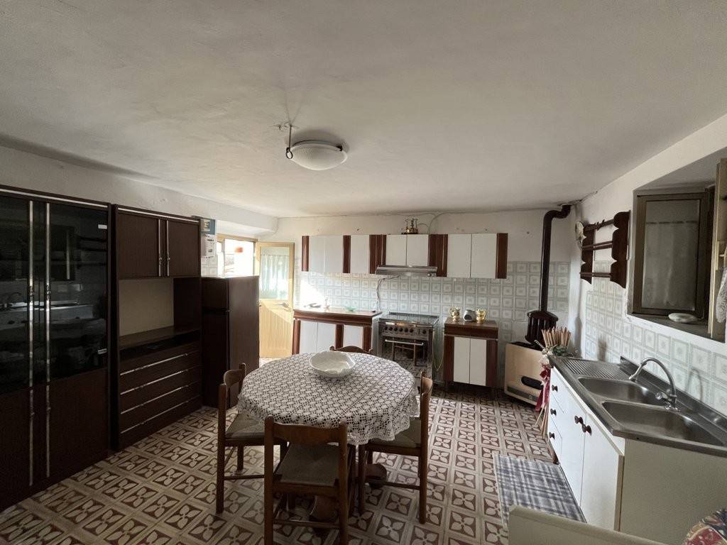 casa indipendente in vendita a Massa in zona Centro Storico