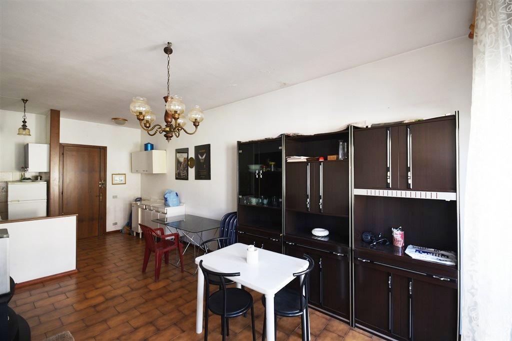 appartamento in vendita a Massa in zona Marina di Massa