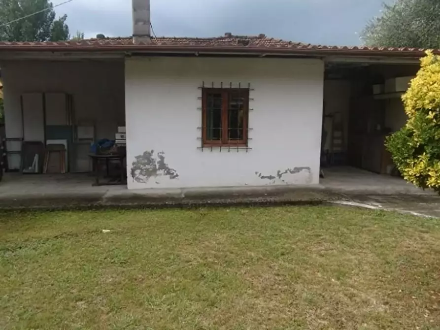 casa indipendente in vendita a Massa in zona Mirteto