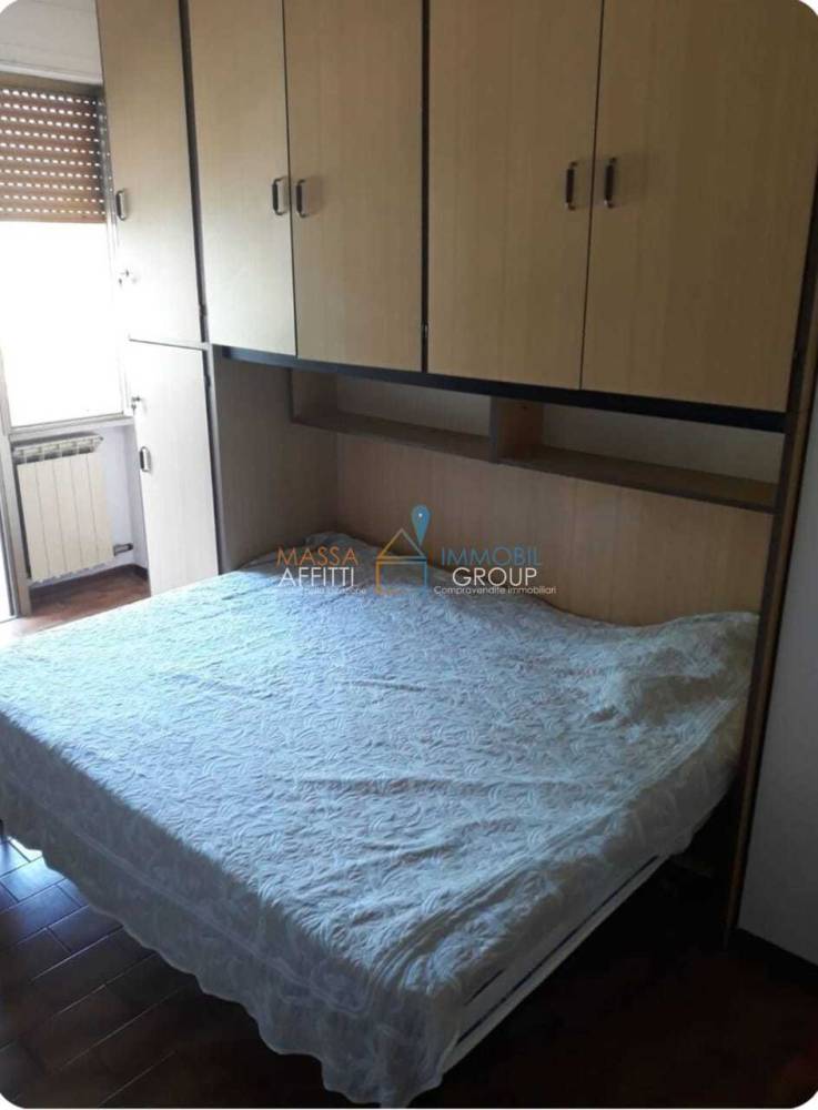 appartamento in vendita a Massa in zona Marina dei Ronchi