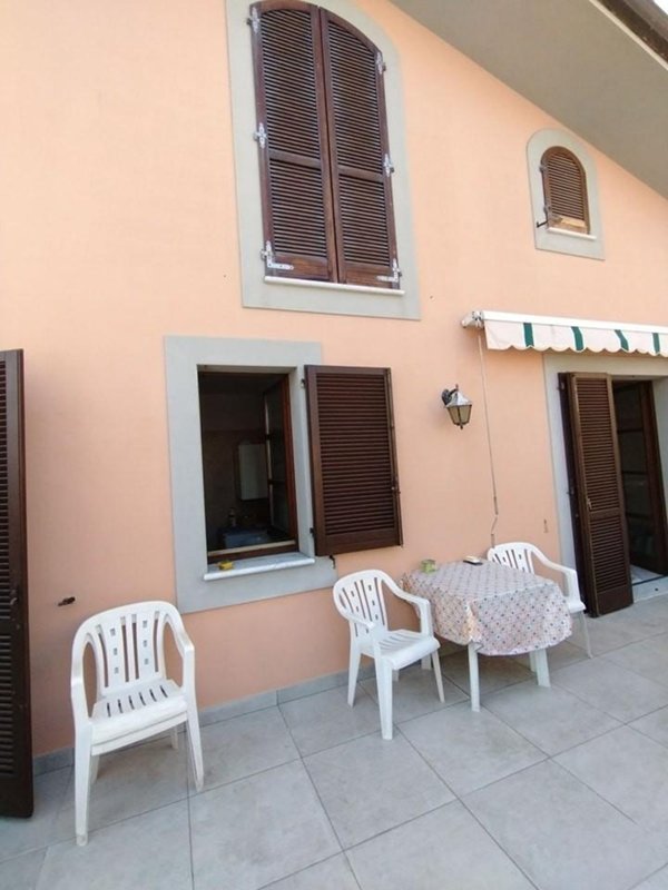 appartamento in vendita a Massa in zona Marina di Massa