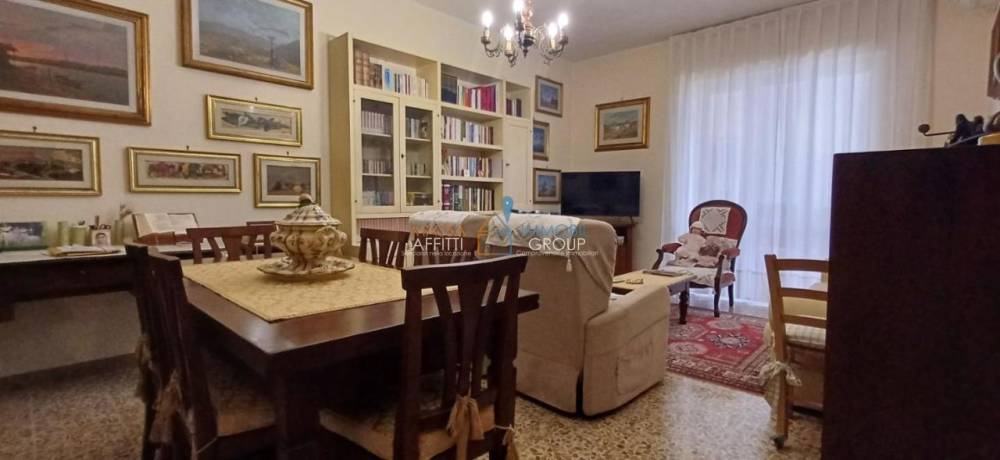 appartamento in vendita a Massa in zona Centro Storico