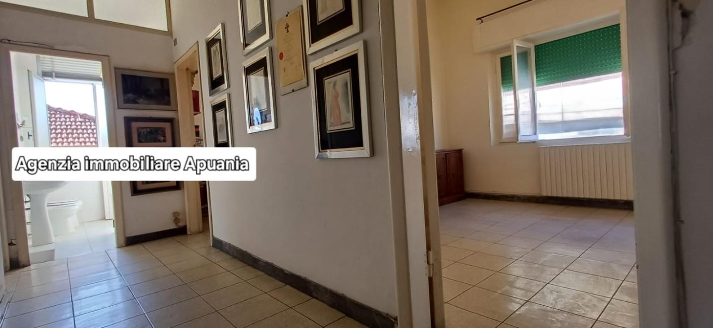 appartamento in vendita a Massa in zona Centro Storico