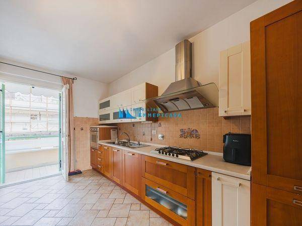 appartamento in vendita a Massa in zona Marina di Massa